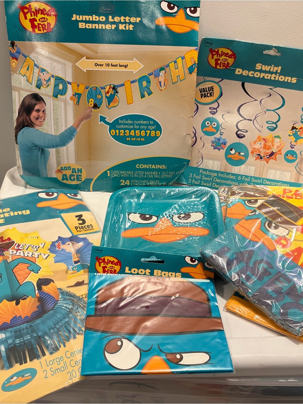 Party Pack – Teal Perry Themed Tableware